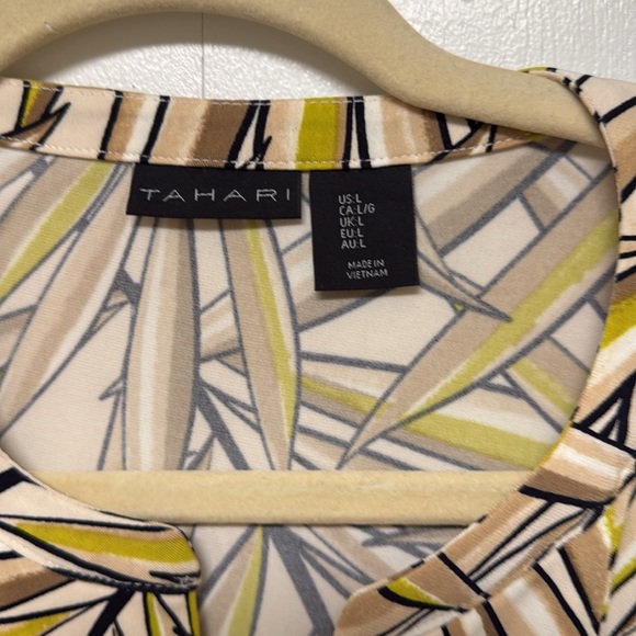 Tahari blouse BNWOT - Picture 2 of 4